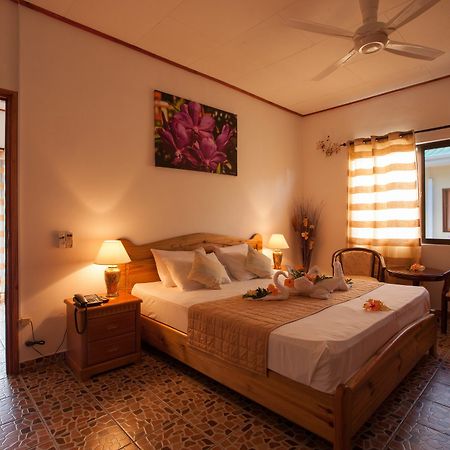 Orchid Self Catering Apartment La Digue Dış mekan fotoğraf