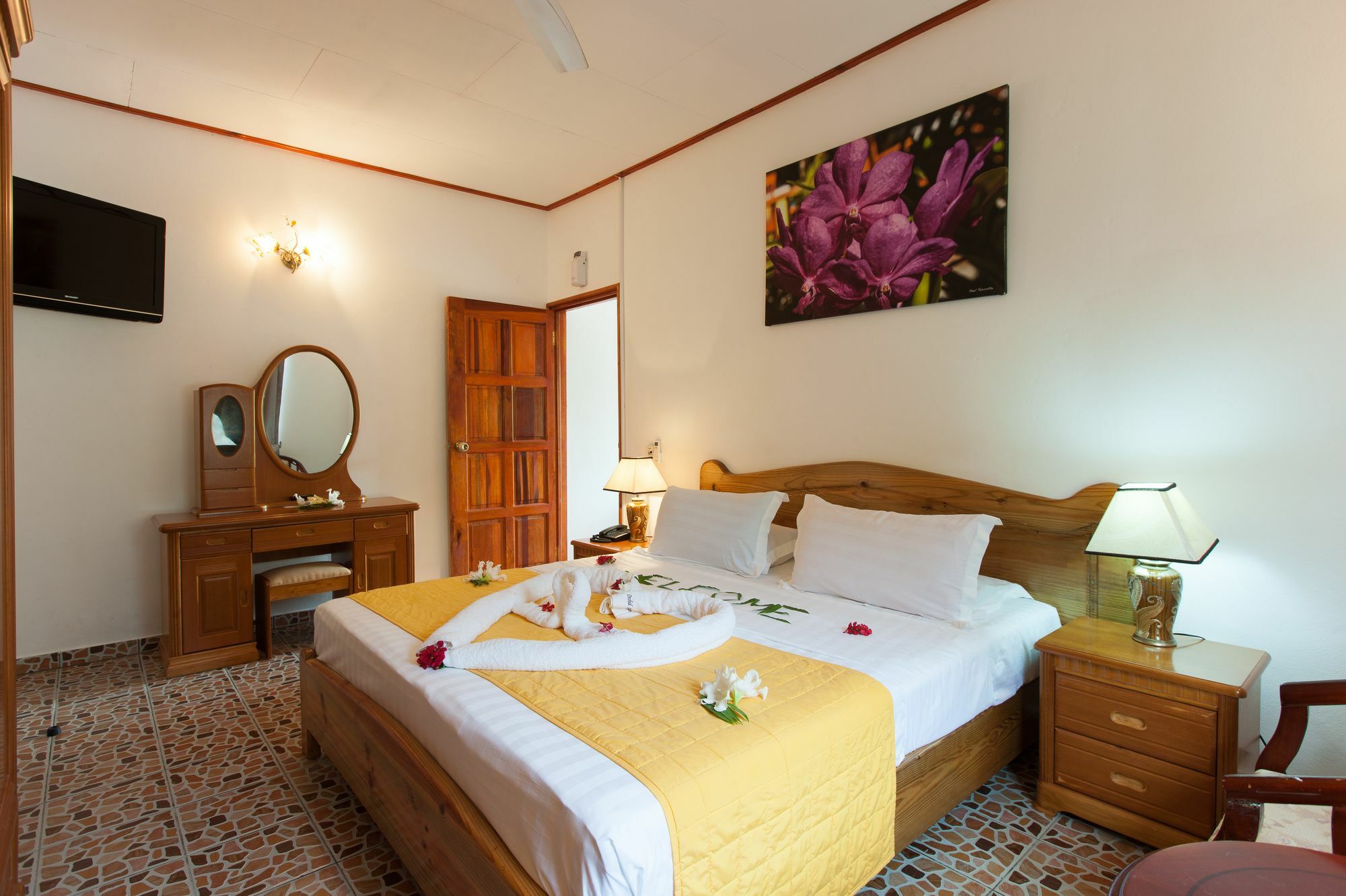 Orchid Self Catering Apartment La Digue Dış mekan fotoğraf